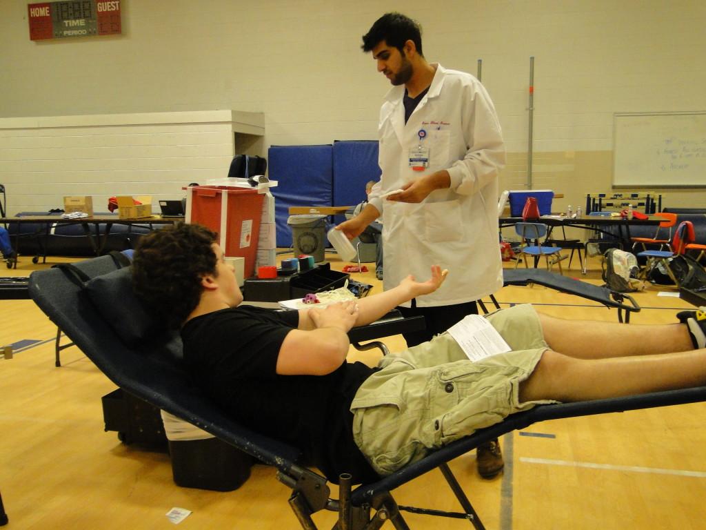 Students+donate+blood+at+school+sponsored+drive