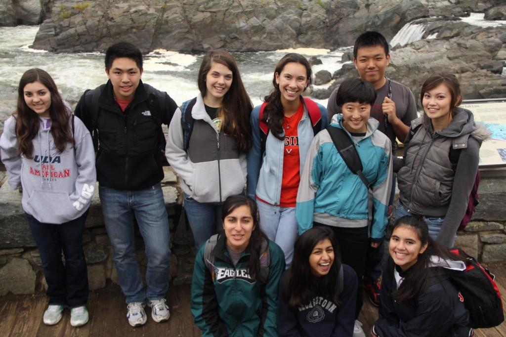 Seniors+hike+at+Great+Falls+Park