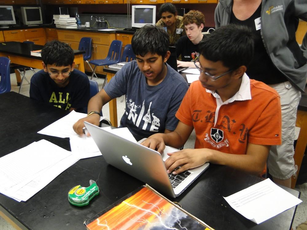 FBLA+and+iNVENTeam+host+workshops+for+upcoming+HackTJ++
