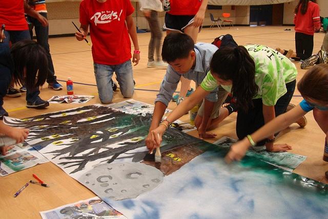 Students painted their class's banner during 8th period on Sept. 18.