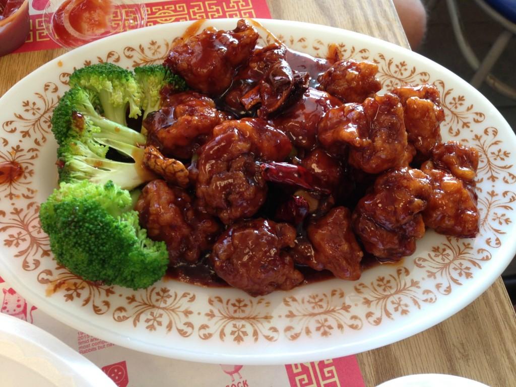 Hunan Kitchen offers variety of Chinese food