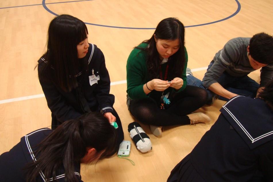 Students from Fujishima High School visited Jefferson for one day on March 14, in which they presented Japanese culture  and their scientific research to Jefferson students.