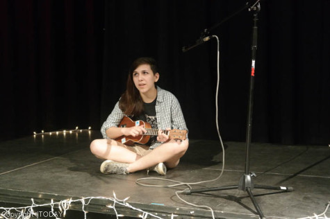 Amnesty International hosts annual "Jamnesty" coffeehouse-style concert