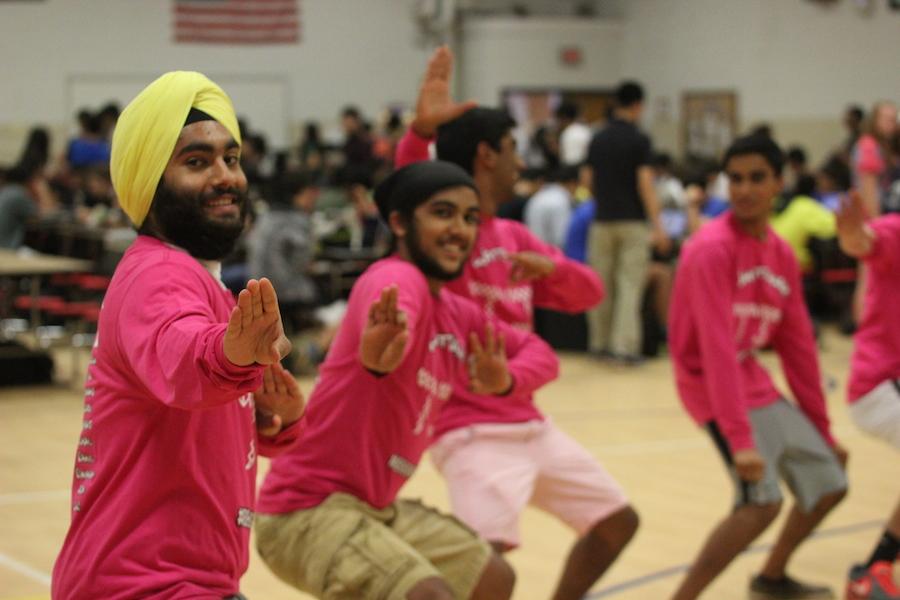 Bhangra Team prepares for J-Day performance