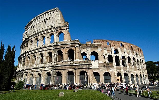 The+Colosseum+is+only+one+of+the+many+famous+landmarks+of+Italy.