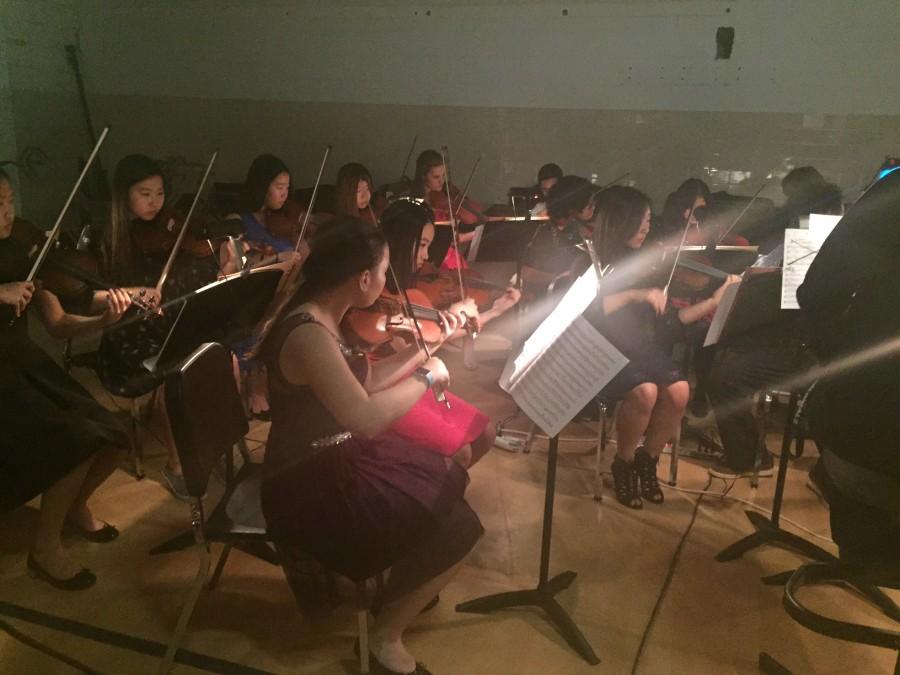 The members of the Jefferson Orchestra play Classical music throughout the dance.