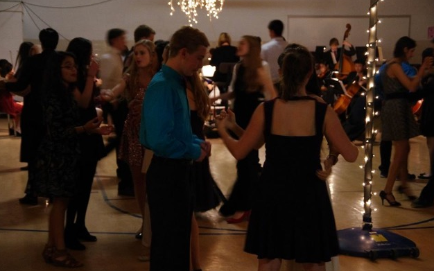 Students+enjoy+the+music+and+decorations+at+the+Viennese+Ball.