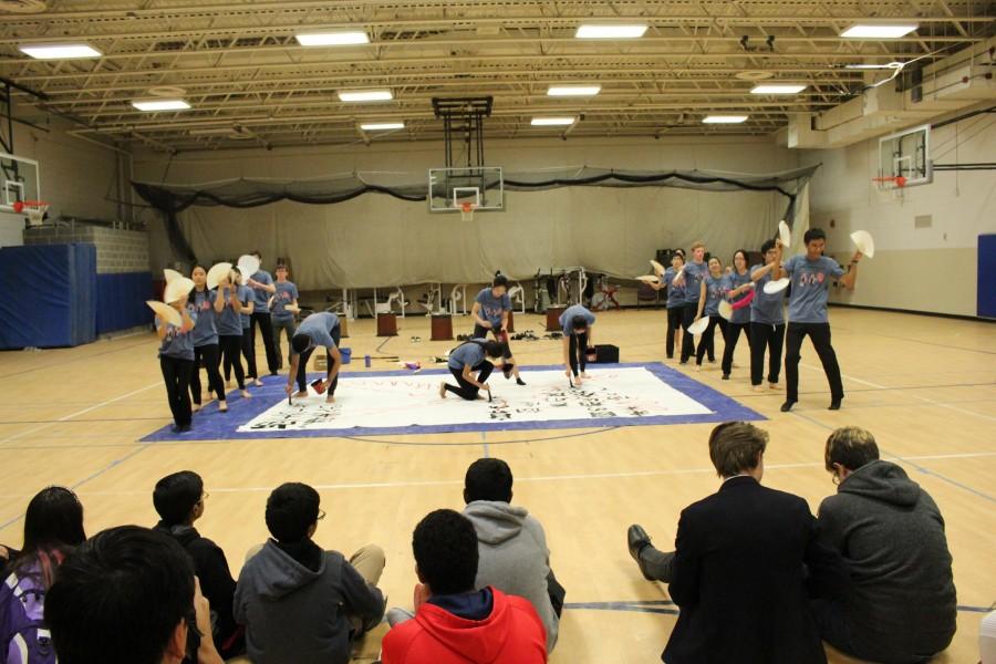 Japanese National Honor Society (JNHS) members put on a shodo performance during the annual Oshougatsu festival.  Taking place on Dec. 11 during eighth period, the festival introduced students to Japanese New Year traditions.