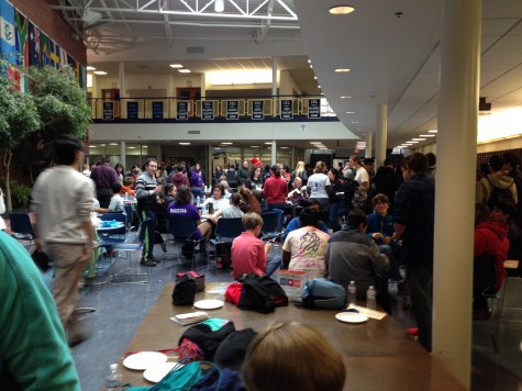 Just before the final round, competitors eat the pizza Flint Hill provided free.