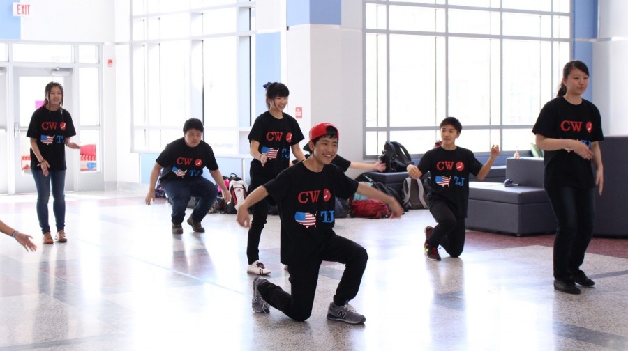 With his fellow exchange students as backup dancers, Japanese exchange student Kōsuke Nishibayashi strikes a smile while dancing to “Sorry” by Justin Bieber. 