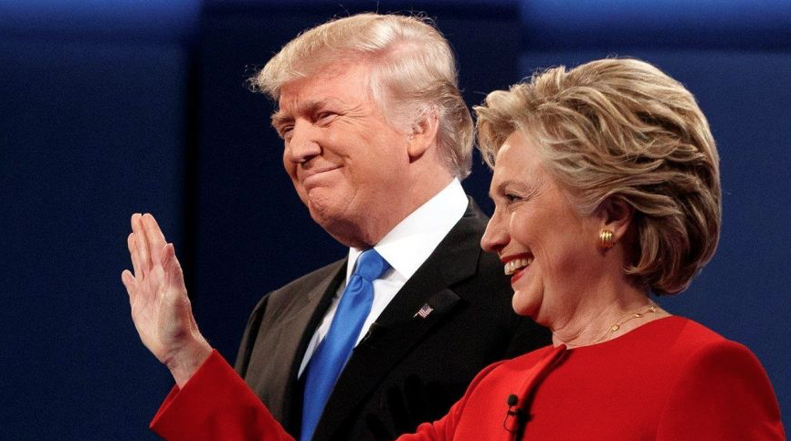 Hillary+Clinton+and+Donald+Trump+stand+together+before+beginning+the+first+televised+Presidential+Debate+of+the+2016+campaign.