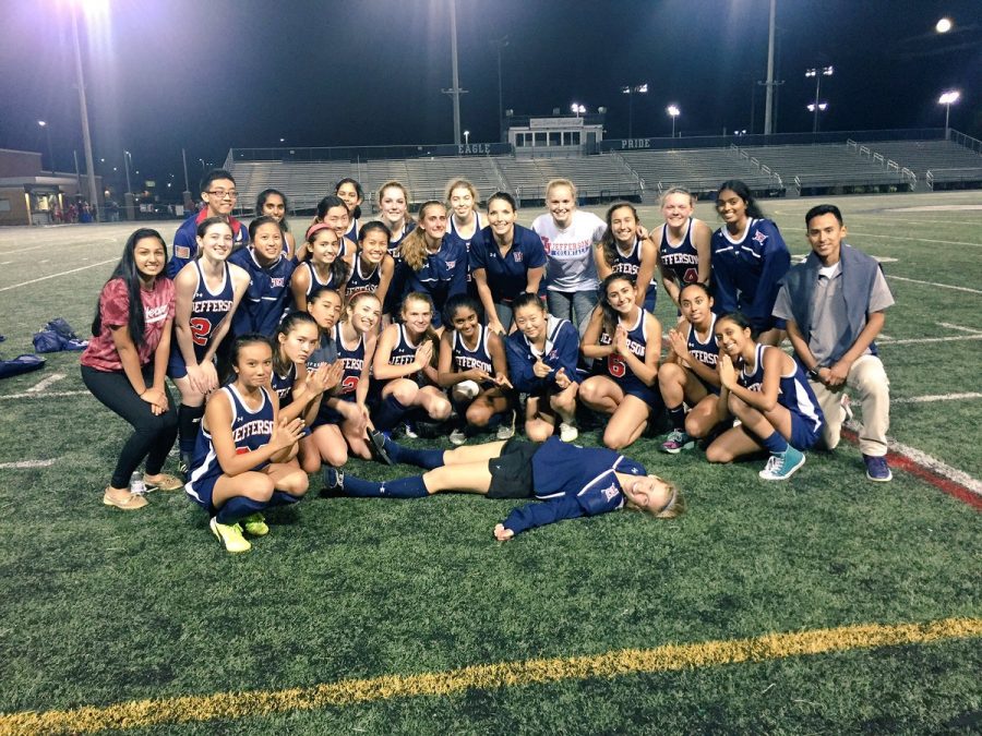 The+Jefferson+field+hockey+team+poses+for+a+final+team+photo+after+a+playoff+loss+to+Edison+High+School