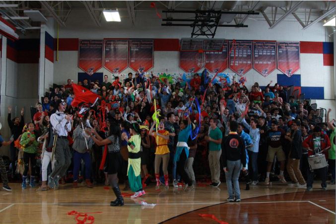 Class of 2018 shows their class spirit dressed according to their class theme, Land and Sea.