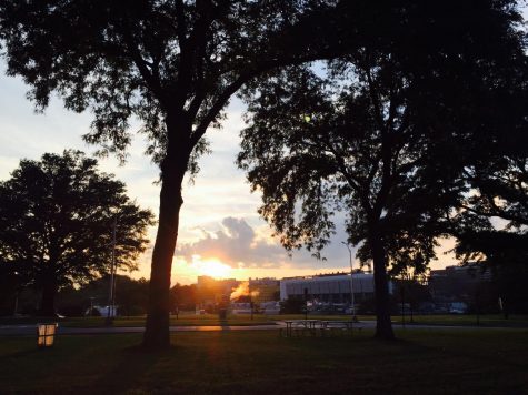 The sun sets while I walk from my internship to the metro station in the evening.