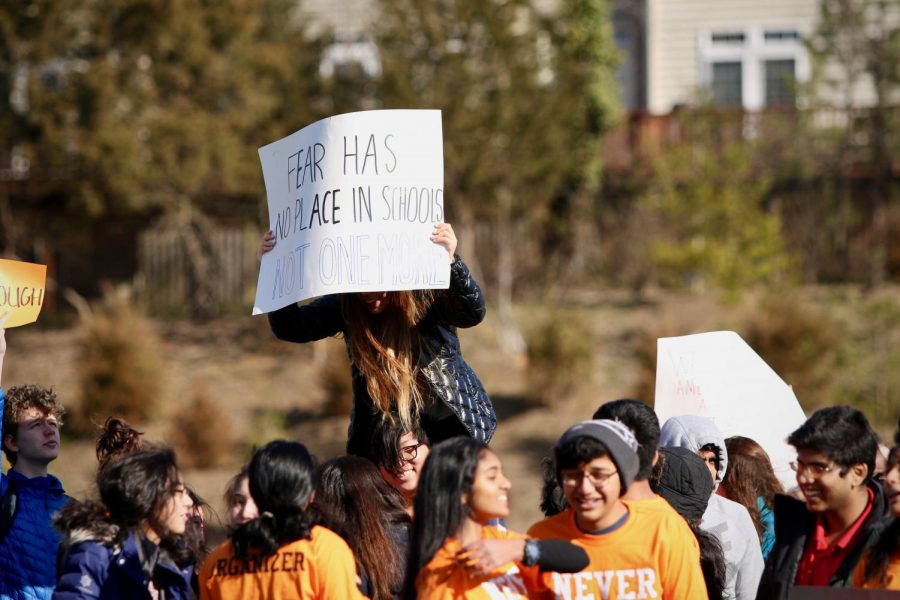 On+March+14%2C+over+800+students+left+class+at+10+a.m.+to+walk+up+to+the+stadium.+Many+brought+posters+and+prepared+speeches+to+make+a+statement+about+gun+violence+in+schools.