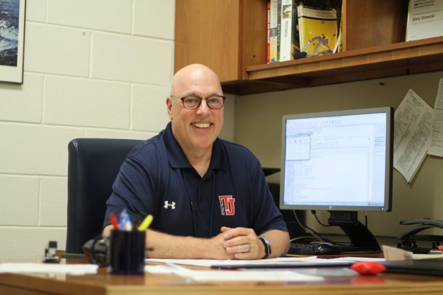 Assistant Principal Gary Grosicki passes away