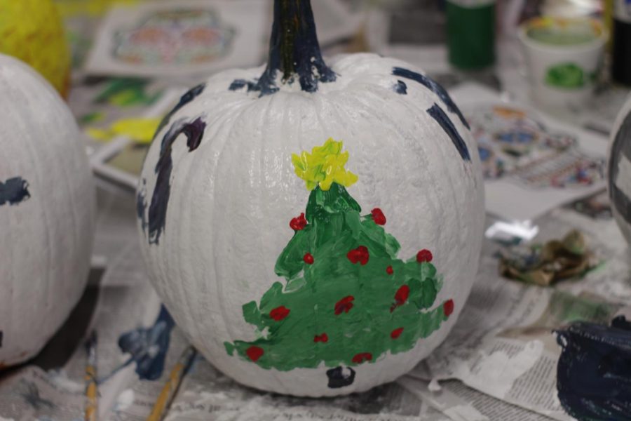 Sophomore Lucy Alejandro wishes you a scary Christmas with her pumpkin design.