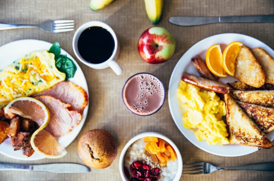 Photo courtesy of burst.shopify.com. Students eat a variety of foods for breakfast. However, they aren’t always healthy, unlike the ones pictured above.