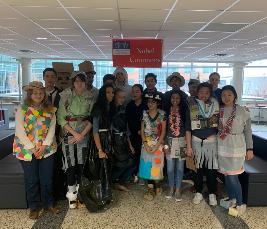 Señora Gendive’s 5th period class poses for a picture after presenting their outfits.