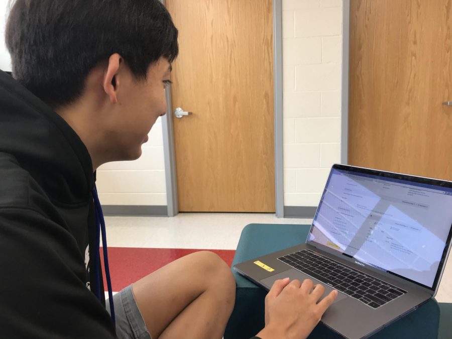 Junior Anthony Wong looks at his AP Classroom assignments in AP Classroom’s new section of the AP website.