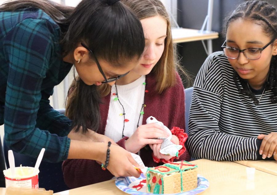 Amnesty International Club holds annual Gingerbread Jailhouse event