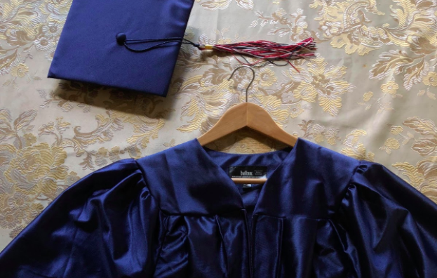 Many Jefferson seniors received another senior’s cap and gown, causing confusion about how the situation should be dealt with. 
