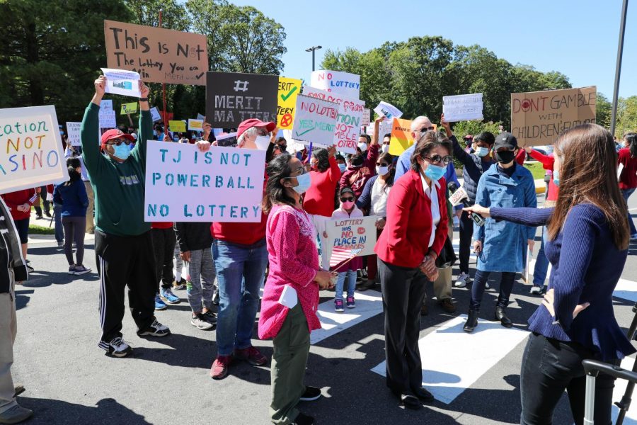 Student+and+parent+protestors+gather+in+front+of+Jefferson%2C+holding+signs+and+giving+speeches.