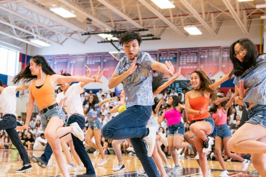 Students in the Class of 2020 dance in the 2019 Musical Extravaganza (MEX). Groups of 25 students in each class will perform at the pep rallies this year. “As [one of the] choreographers [I] find it important that we are there for our class and prepared to bring us all together,” freshman Ananya Enganti said.