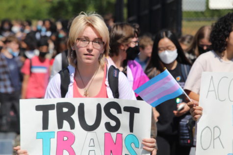 Thousands of students across Virginia protested the VDOE’s new model policies regarding transgender and LGBTQIA+ students on Sept. 27. Jefferson students are seen walking as they chant phrases like “accept we exist or we will resist” and prepare to listen to speeches by transgender and LGBTQ+ students during lunch. “This walkout was a show of solidarity amongst students in the state,” junior Sri Vellakkat said. “It was an effort to protest the DOE’s measures. It was an effort to ensure the DOE knows how we, as students, feel.” 