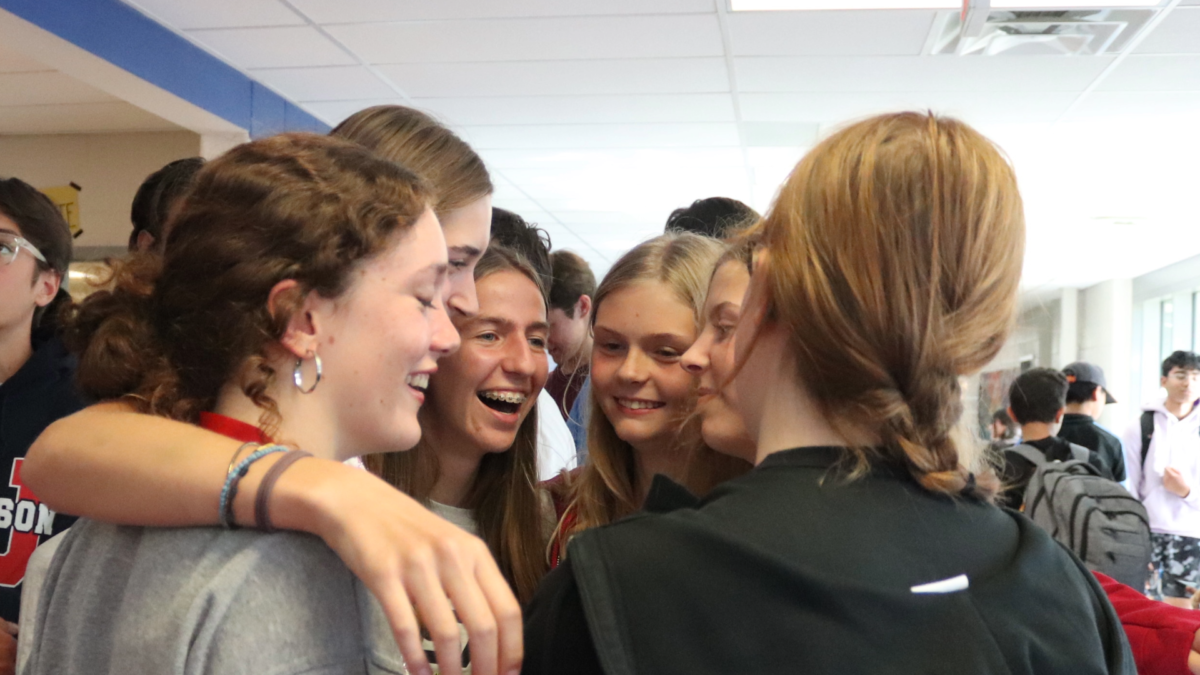 German sophomores Antonia Brandl, Merle Schapke, Merleen von Saint Paul, Marlene Auer and Charlotte Kluska from Klenze Gymnasium high school share a moment during their last day at Jefferson. “Everything was great,” Kluska said. Everything was cool, but [my favorite experience was] probably just spending time with all the people and having a good time together.