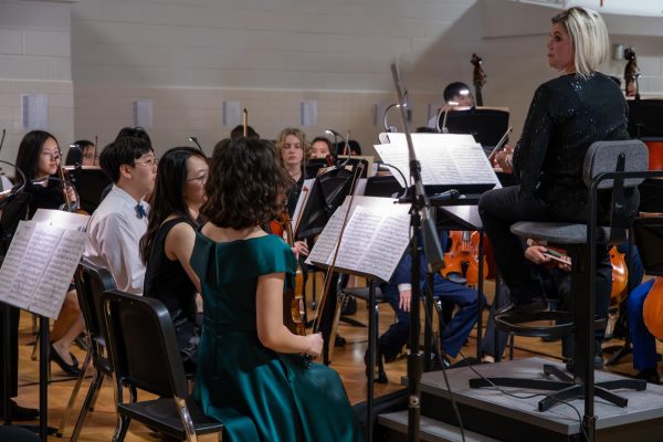 Jefferson orchestra performs
with director Allison Bailey at
their annual Viennese Ball. “My favorite part about doing the Viennese ball is getting to play the live music for everyone,” sophomore Valerie Lai said. “The dance is really fun because it’s different from the other school dances, especially since it’s a ball and live music is provided by orchestra.”