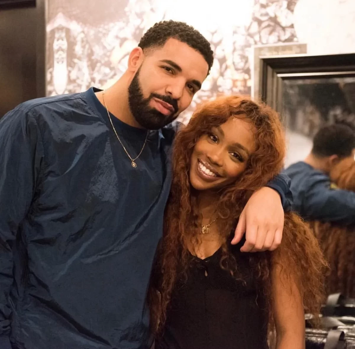 Drake+and+SZA+pose+together+during+SZAs+CTRL+album+tour+in+2017.+