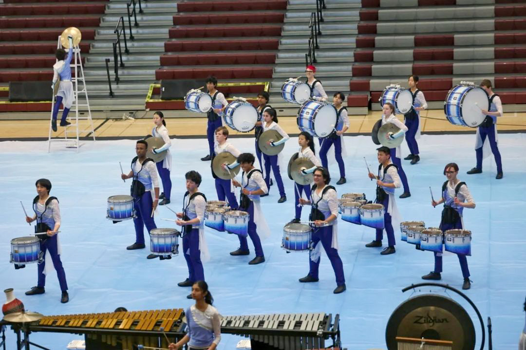After months of preparation and after-school rehearsals, Jefferson drumline successfully put together a winning performance. “The title of the show is ‘Thin Air,’ and it’s exploring the concept of running out of air as you climb up a mountain,” battery captain Daniel Chua said. “The climb and the mountain being a metaphor for any challenge in life.”