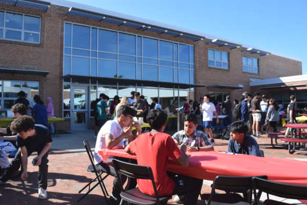Students in German class feature arrays of traditional German foods and lively music, constructing a memorable experience as the end of the school year approaches. Attendees experience a festive atmosphere filled with laughter, learning and delicious foods. “My favorite part of the grill fest was definitely the food because I really enjoyed the sausage, pretzels and doughnuts,” sophomore Darwin Goldstein said. “I was also amused by the interesting music that we listened to.”