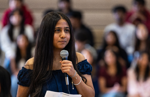 Freshman Raashi Shah gives her speech for treasurer during the freshmen class council election speeches. 